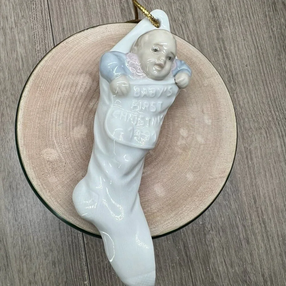 Lladro Baby's First Christmas 1991 Porcelain Ornament Figurine 5